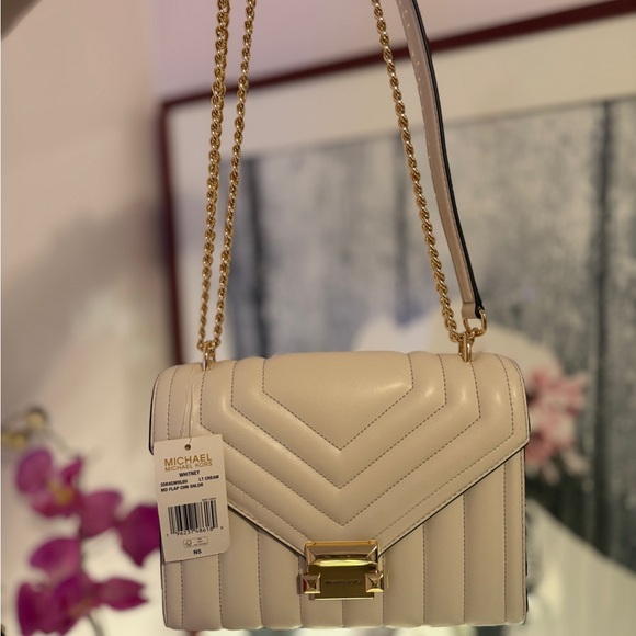 MICHAEL KORS WHITNEY MEDIUM QUILTED SHOULDER BAG - Picture 4 of 9